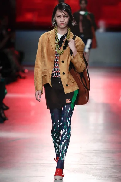 Look 9